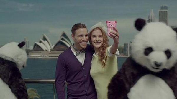 熊猫在悉尼随地小便 中国广告引热议急撤
